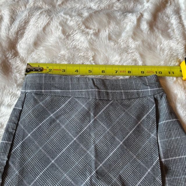 Garage Garage Grey Iris Plaid Skort Ladies Junior Size XXS NWT Size 24" / US 00 / IT 34 - 7 Thumbnail
