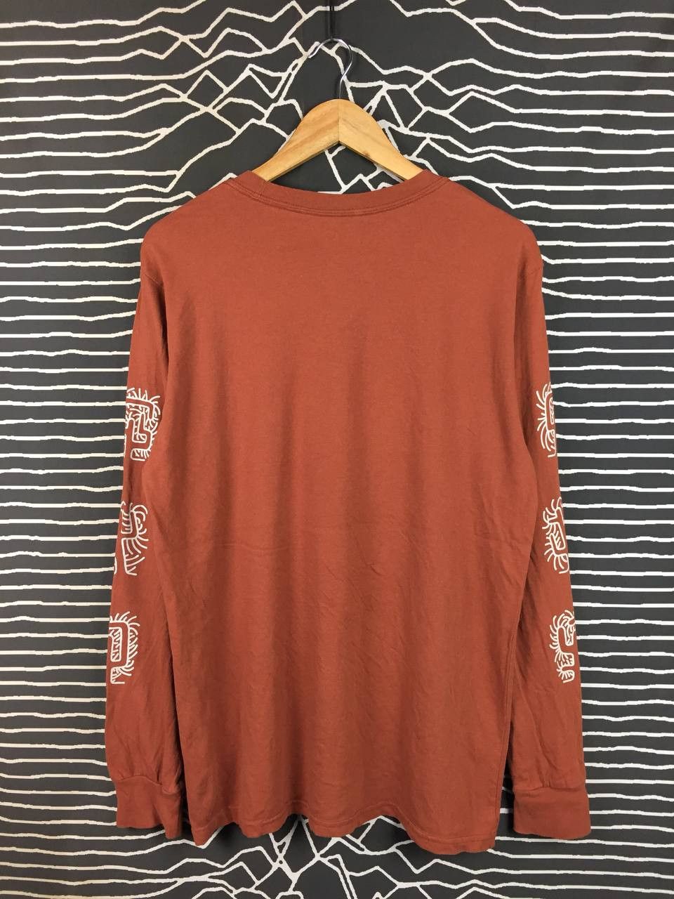 Billabong Billabong Gallery Rust Orange Tribal Sleeve Print Tee Size L Size US L / EU 52-54 / 3 - 7 Thumbnail