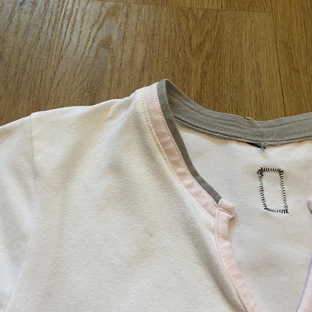 Nike Nike white and pink t-shirt with a Y2K vibe Size US XS / EU 42 / 0 - 6 Thumbnail