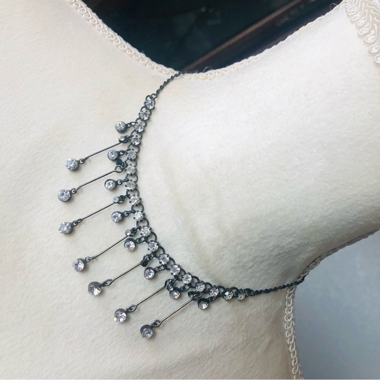 Vintage Vintage 90s elegant dangle clear stone chrome necklace Size ONE SIZE - 1 Thumbnail
