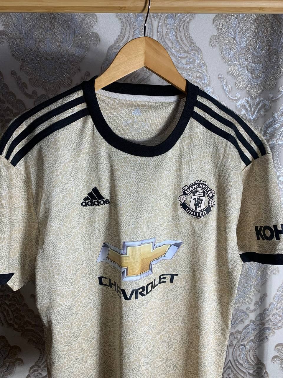 Vintage Very Rare Adidas Manchester United England Soccer Jersey Size US L / EU 52-54 / 3 - 5 Thumbnail