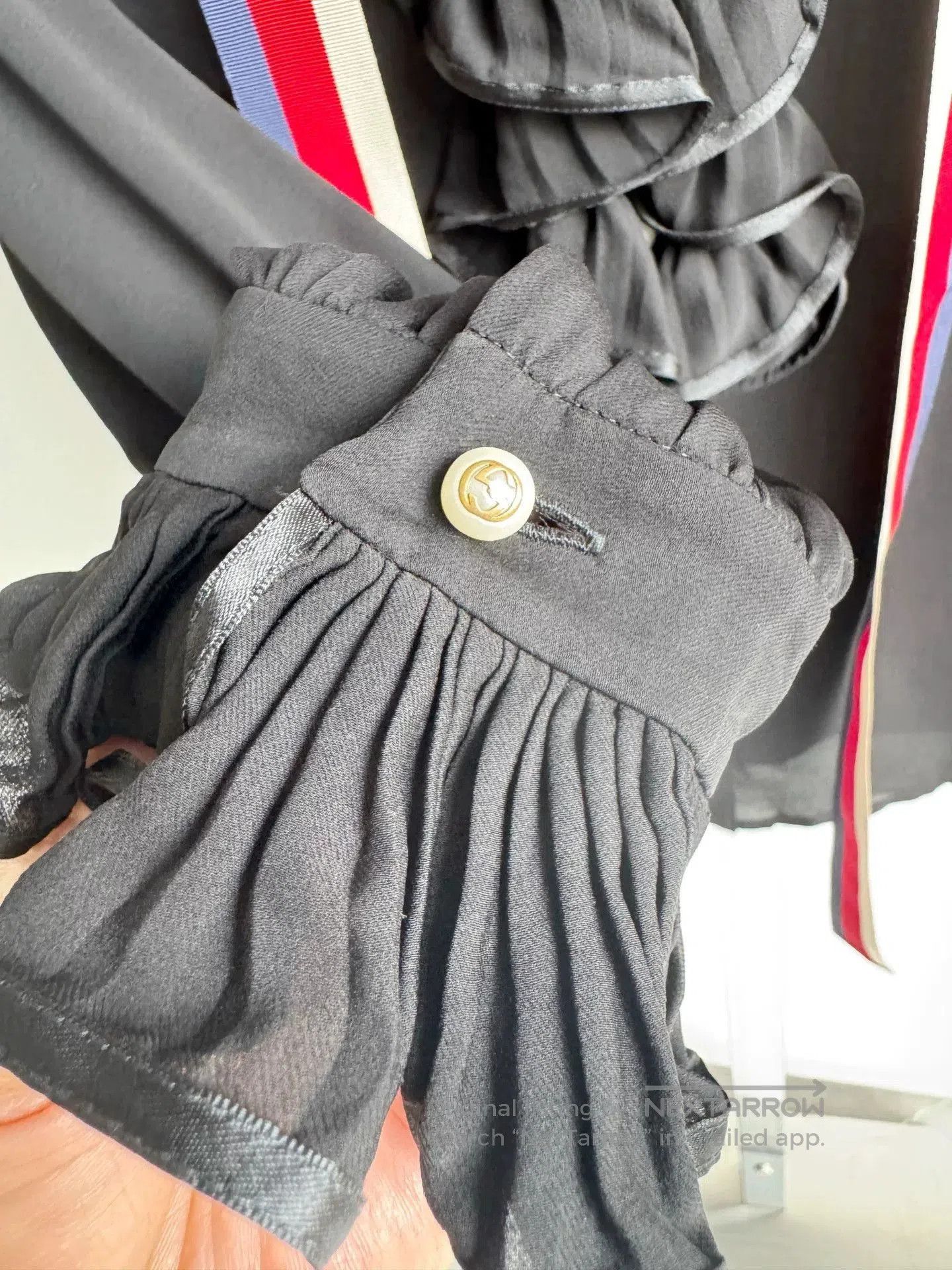Gucci Gucci Black Ruffle Pearl Button Blouse. Size S / US 4 / IT 40 - 5 Thumbnail