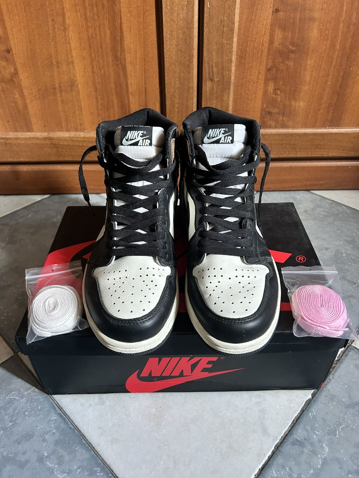 Nike Nike Air Jordan 1 Retro High OG “Dark Mocha” Size US 9 / EU 42 - 3 Thumbnail