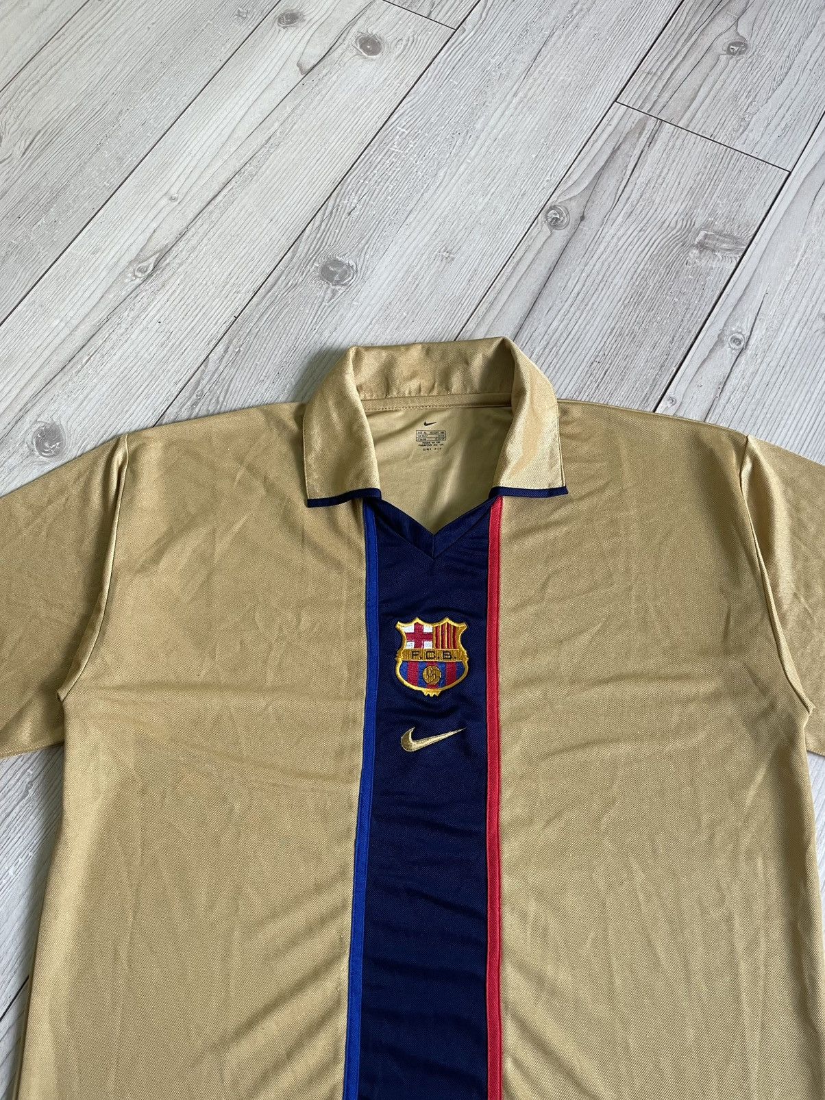 Nike × Vintage Nike Barcelona 2001/2002 Soccer Jersey Away Football Shirt Size US XL / EU 56 / 4 - 8 Thumbnail