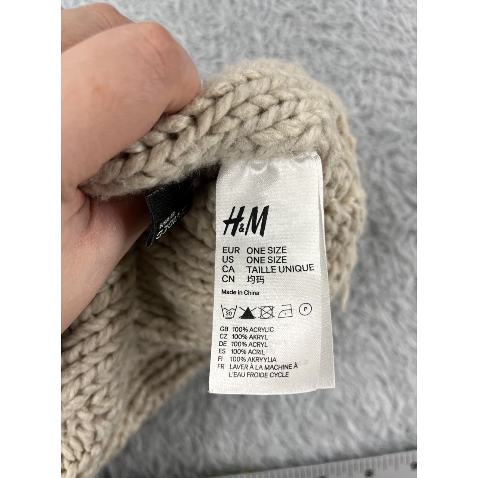 H&M H&M Beanie One Size Ivory Beige Cable Knit 100% Acrylic Ski Pom Womens Size ONE SIZE - 7 Thumbnail