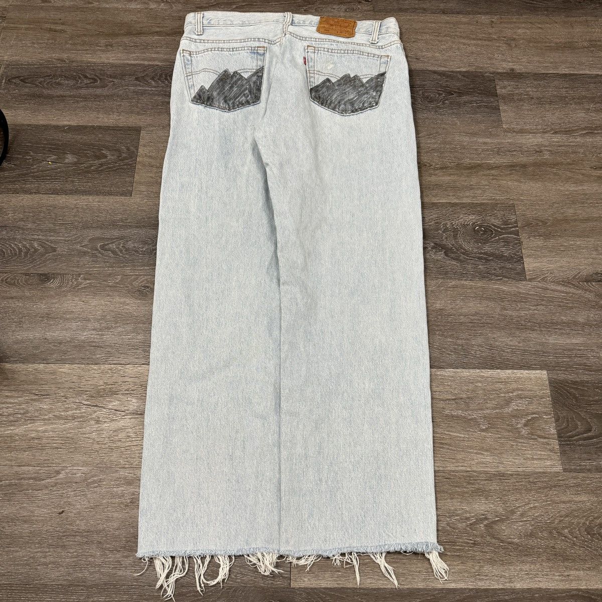 Levi's × Vintage Vintage 80s Levi’s 501 button fly smiley face custom jeans Size US 34 / EU 50 - 2 Thumbnail