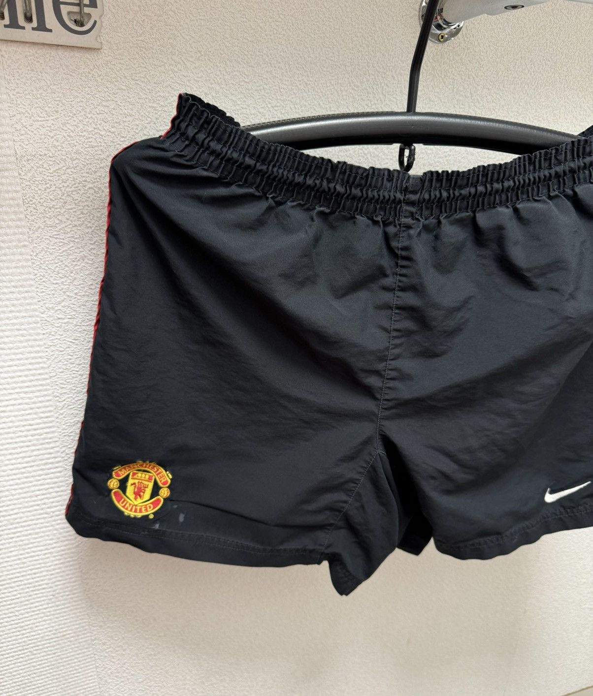 Nike Nike manchester united vintage black nylon shorts L sz Size US 34 / EU 50 - 3 Thumbnail