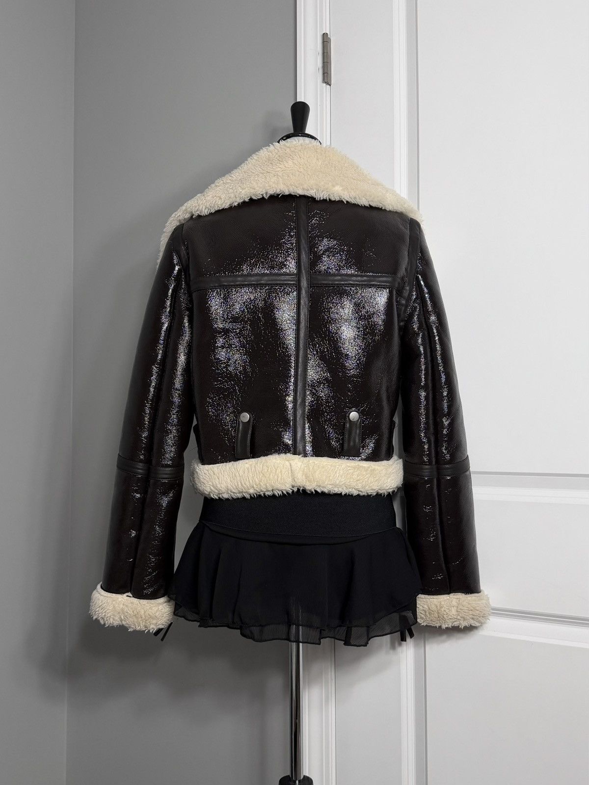 Urban Outfitters Urban Outfitters Sherpa Lined Patent Leather Aviator Jacket Size S / US 4 / IT 40 - 4 Thumbnail