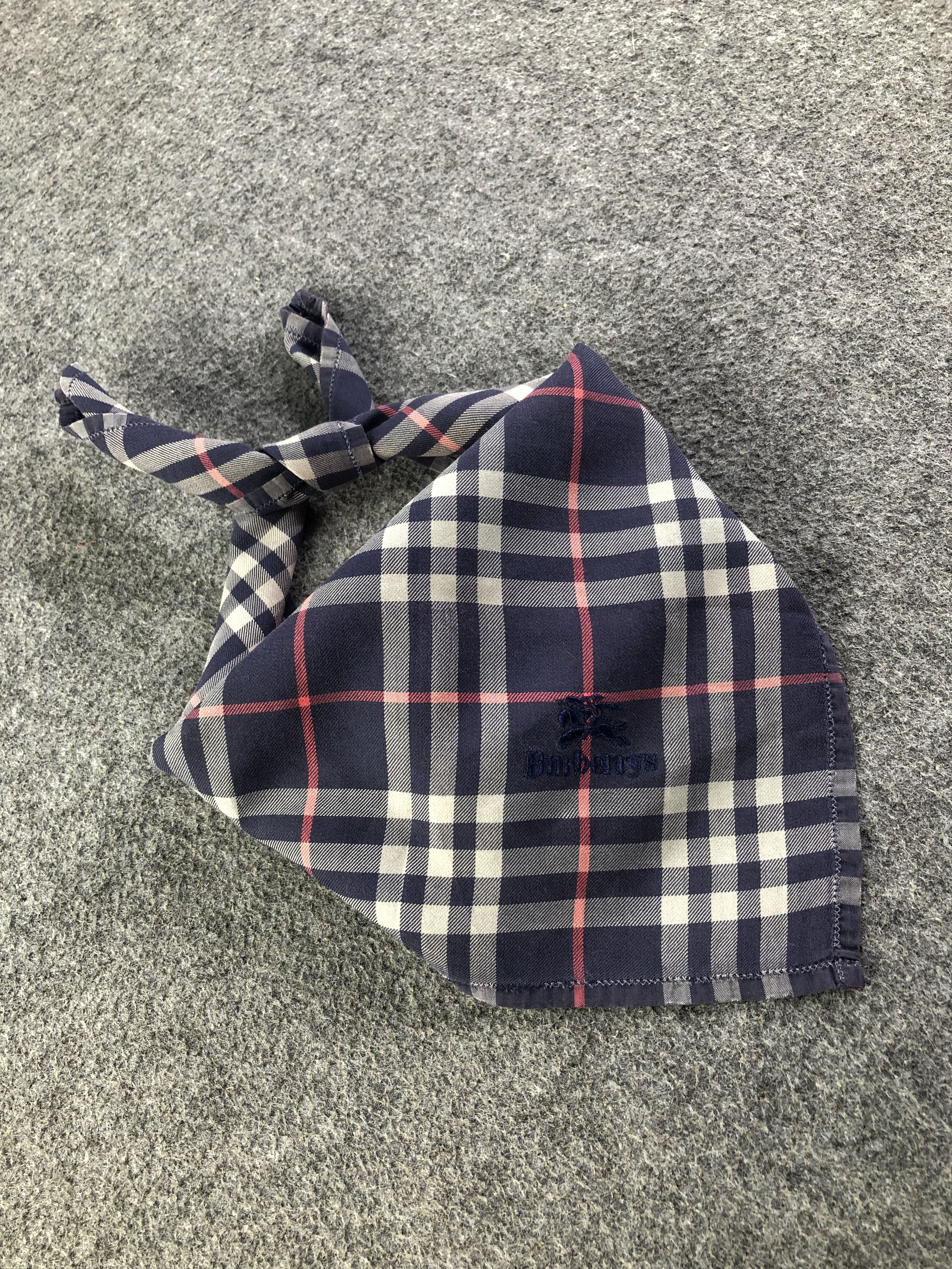 Burberry Burberry Handkerchief / Bandana / Neckerchief Size ONE SIZE - 1 Thumbnail