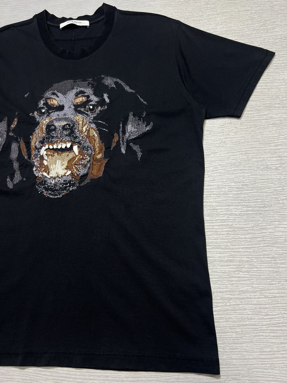 Givenchy Givenchy - Riccardo Tisci - Rottweiler Embroidered T-Shirt Size US M / EU 48-50 / 2 - 7 Thumbnail