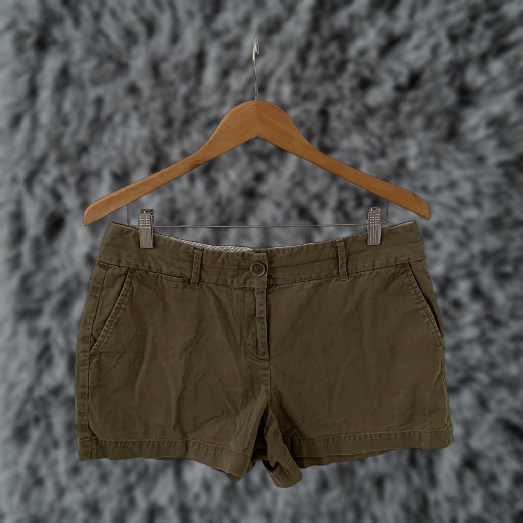 Ann Taylor VINTAGE? Wait not vintage. Ann Taylor Loft Chino Shorts Women Sz 8 Green Regular Chino Short Women's 8 Green Size 30" / US 8 / IT 44 - 1 Thumbnail