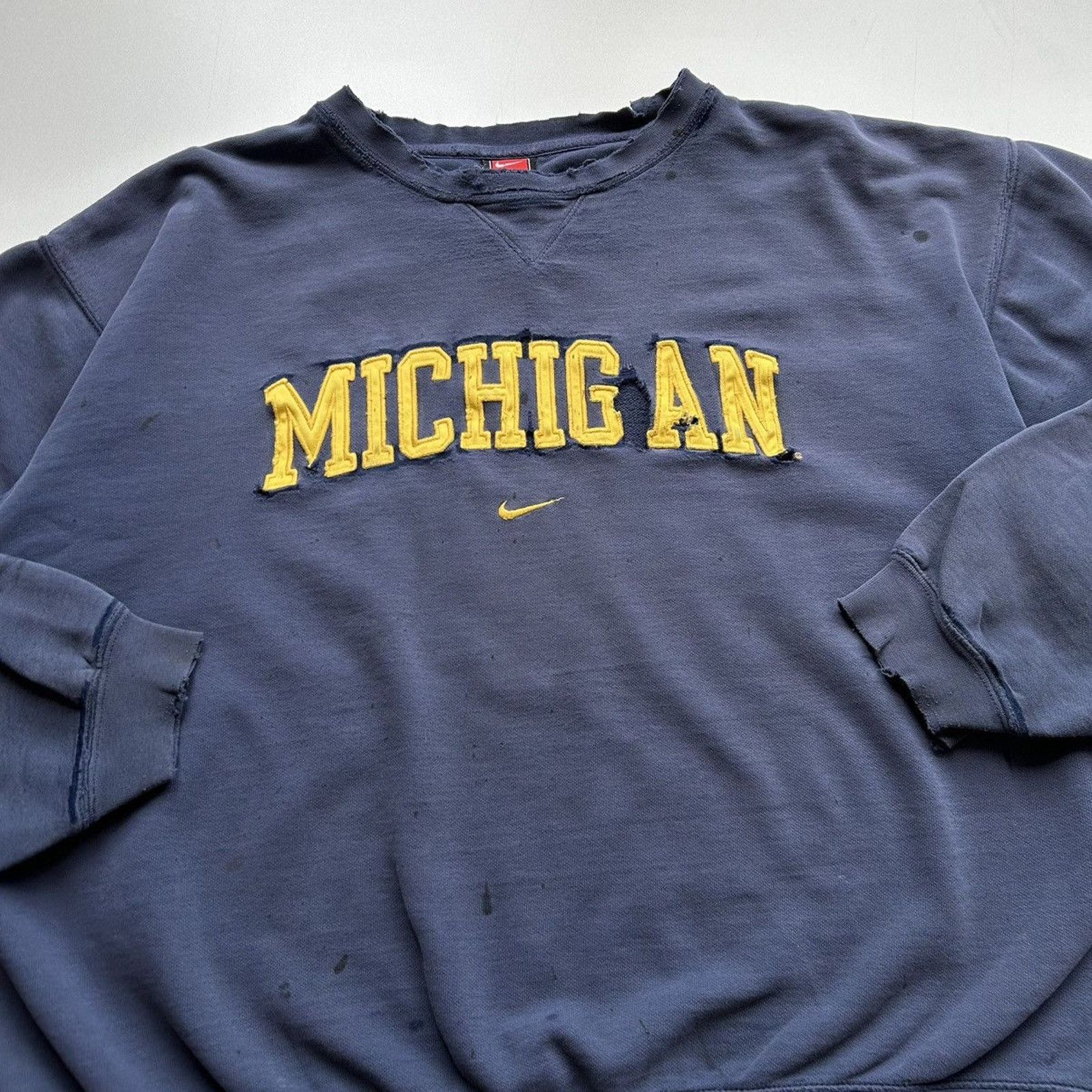 NCAA Vintage 90s Nike Center Swoosh Michigan NCAA Crewneck XL Size US XL / EU 56 / 4 - 2 Thumbnail