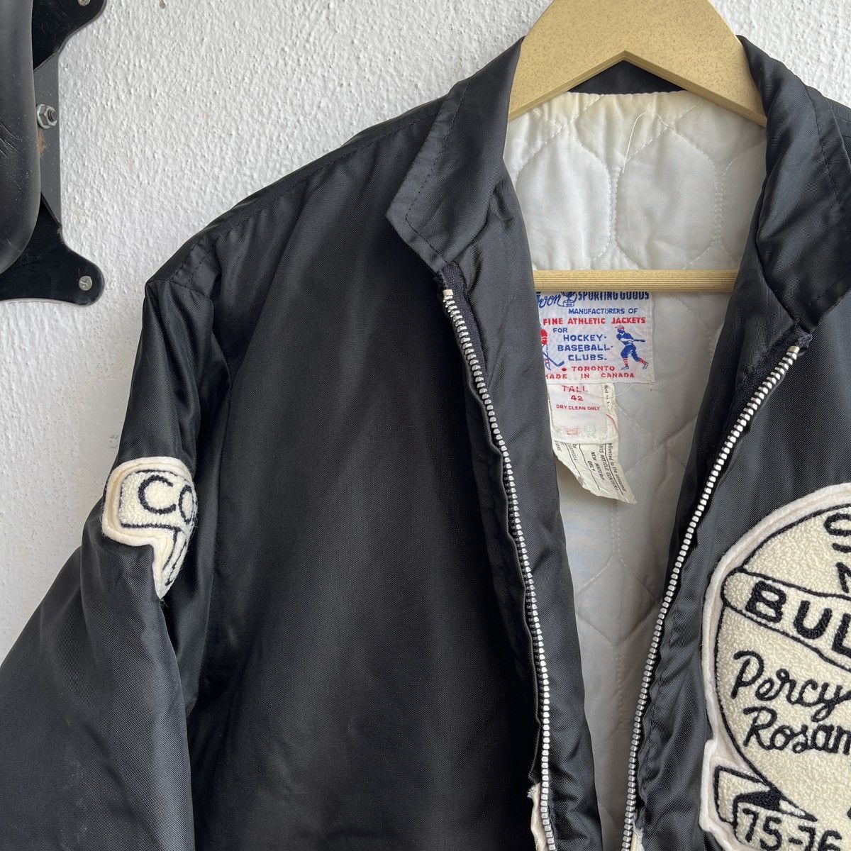 Other VINTAGE 1976 CANADA SHADY NOOK BULLETS 75-76 CHAMPS JACKET Size US L / EU 52-54 / 3 - 5 Thumbnail