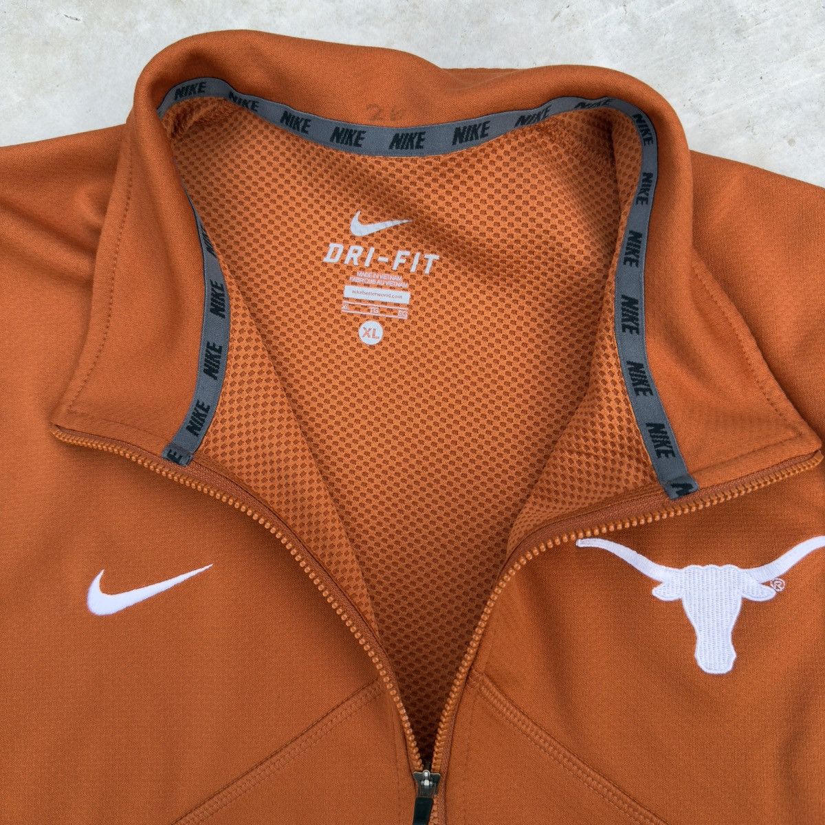 Nike Nike Dri-Fit Texas Longhorns 1/4 Zip Sweatshirt Size US XL / EU 56 / 4 - 3 Thumbnail
