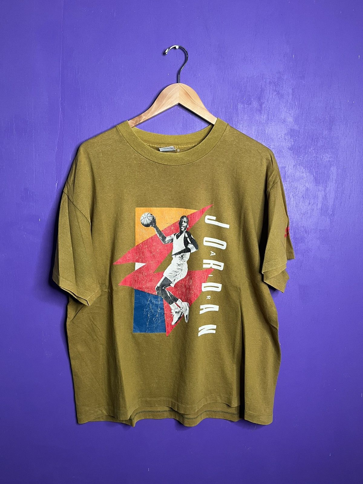 image of Made In USA x Nike Vintage 90's Nike Air Jordan Geometric Logo T-Shirt in Green, Men's (Size Large)