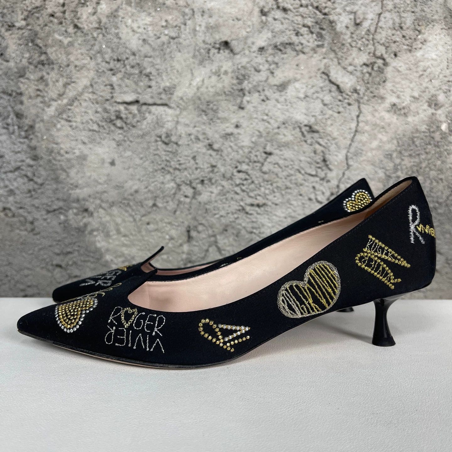 Roger Vivier RV Kitten Heel Pumps Size 36 Size US 5.5 / IT 35.5 - 3 Thumbnail