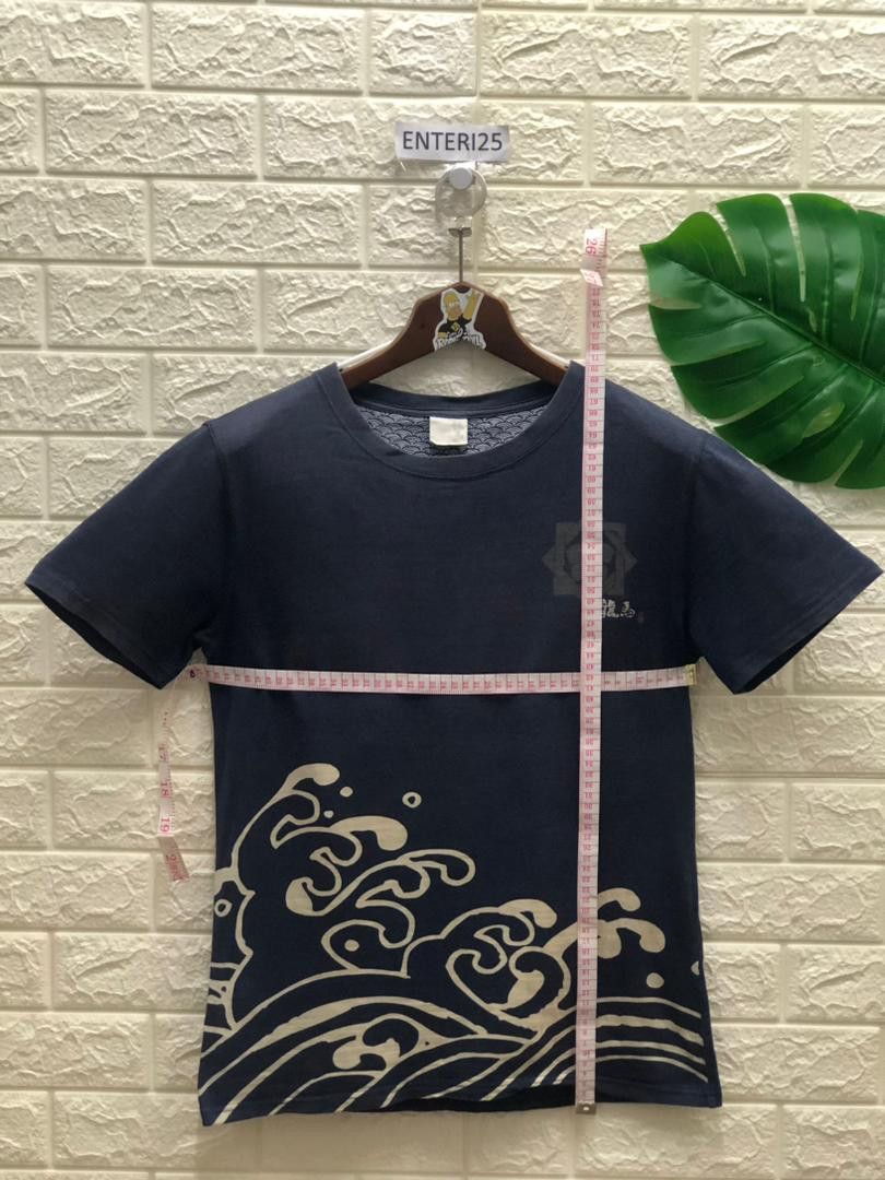 Japanese Brand Vintage Thrashed Faded Vintage Samurai wave Size US M / EU 48-50 / 2 - 4 Thumbnail