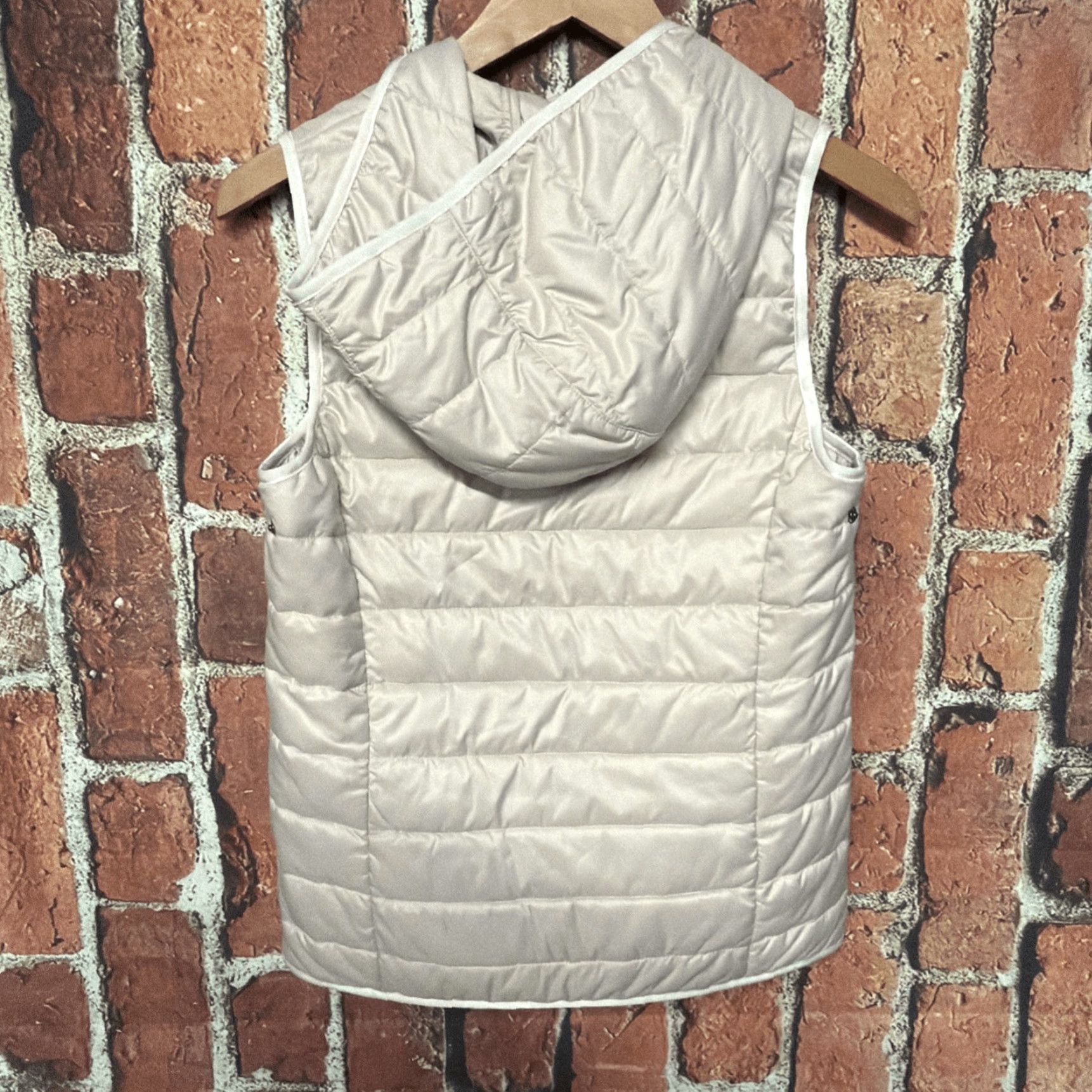Theory Theory Vest Womens 0 Beige Vest Zip Up Puffer Nylon Lined Quilted All Seasons Down Zip Mock-be Size XS / US 0-2 / IT 36-38 - 3 Thumbnail
