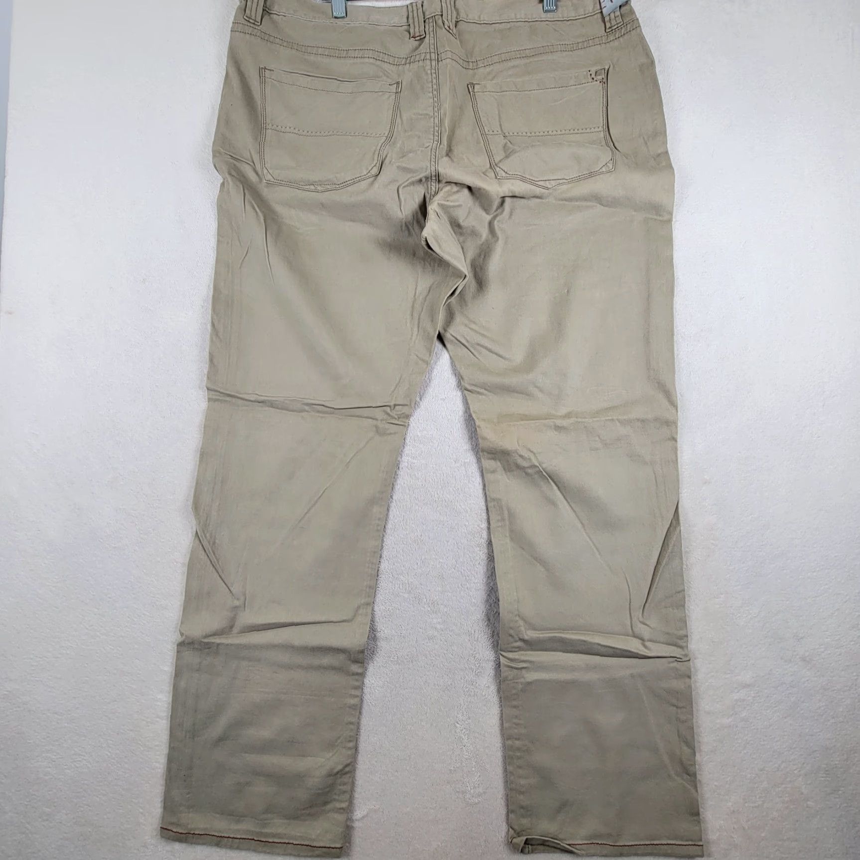 Tommy Bahama NWT Tommy Bahama Authentic Fit Men's Pants 44 Beige Twill Straight Leg Chino 5-Pocket Regular Men’s Belt Loops Cotton Spandex Inseam 34 NWT Size US 44 / EU 60 - 3 Thumbnail