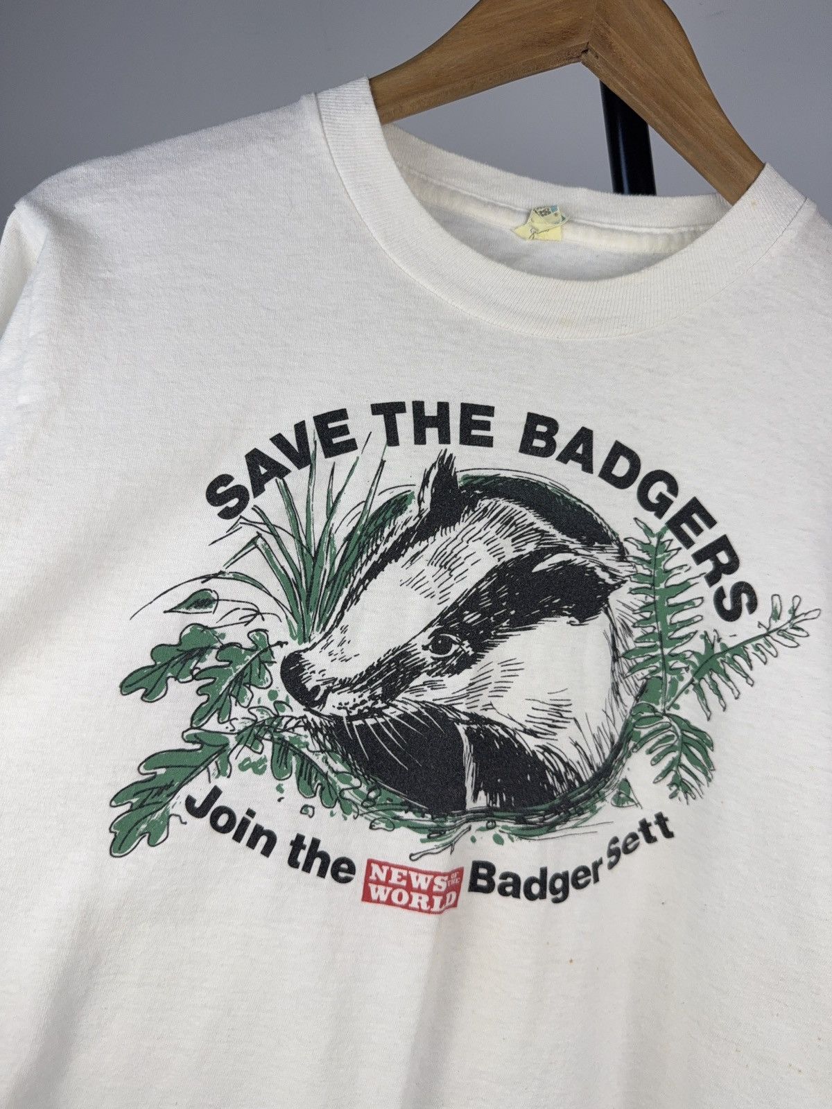 Vintage Vintage 90s Retro Save The BADGERS rare Tee Shirt Size US L / EU 52-54 / 3 - 6 Thumbnail