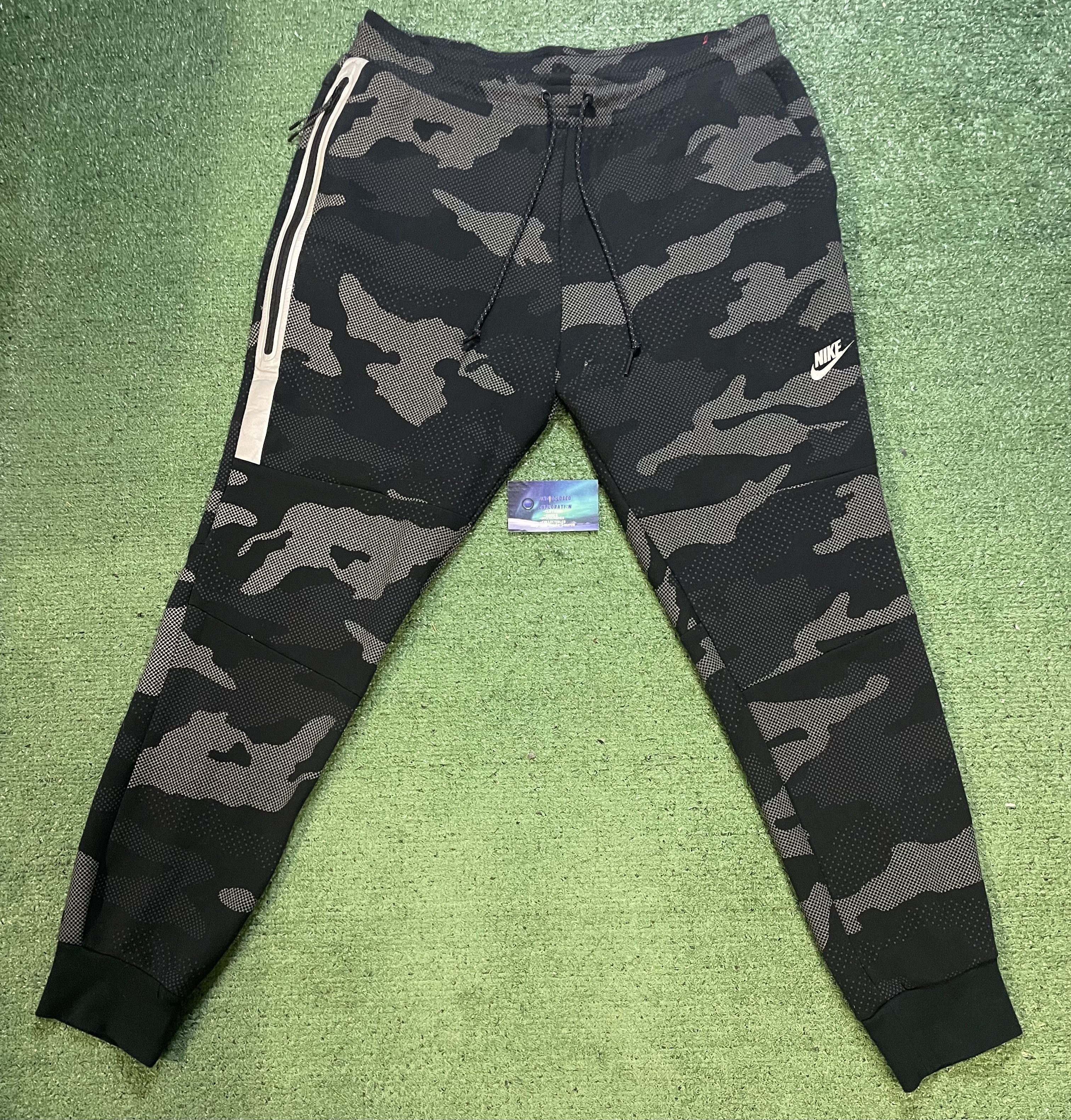 Nike Nike tech fleece hero camo pants Size US 36 / EU 52 - 1 Thumbnail