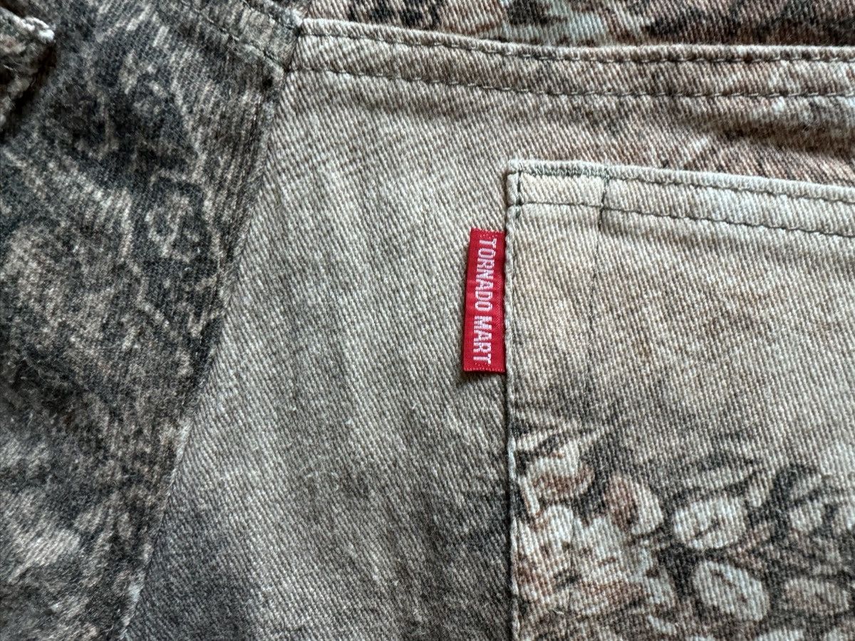 Le Grande Bleu (L.G.B.) × Obelisk × Tornado Mart Tornado Mart Floral Flare Jeans Size US 29 - 4 Thumbnail