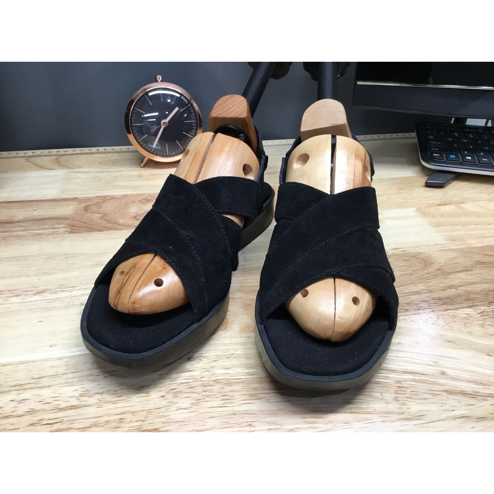 Munro Micah Crisscross Slingback Black Suede Sandals Women 8