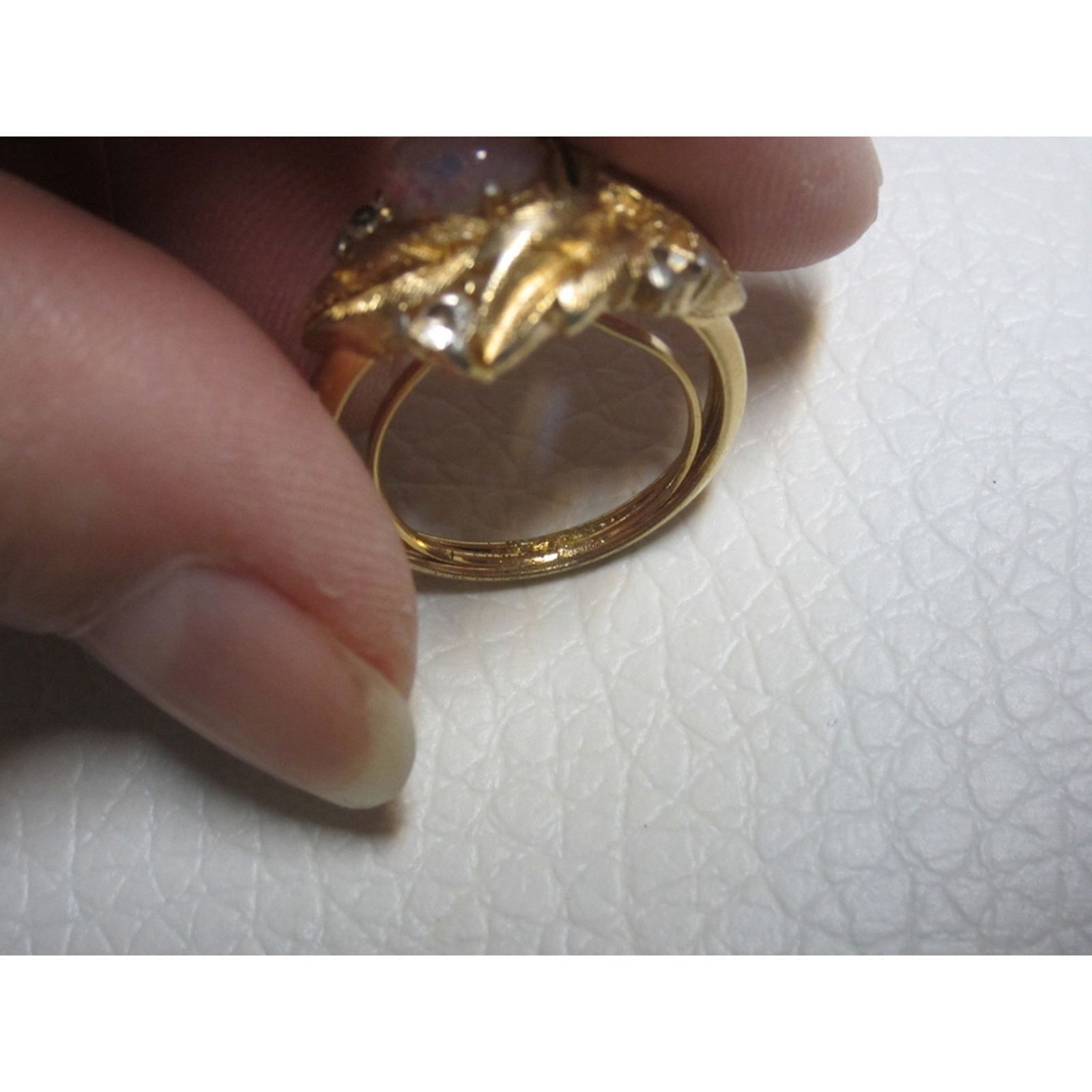 Other Vintage Opal Leaf Gold Tone Cocktail Ring Avon Size 7 Size ONE SIZE - 9 Thumbnail