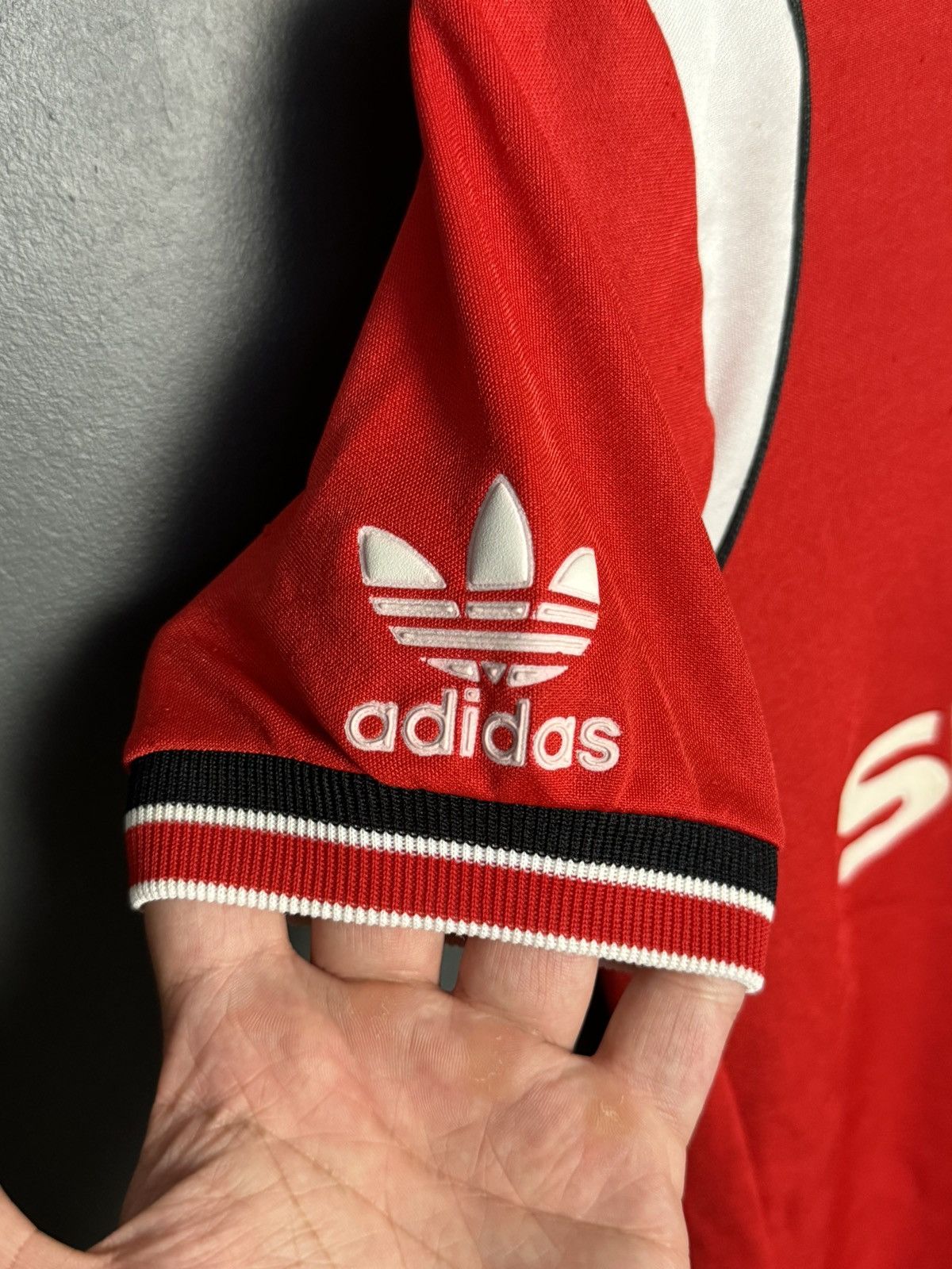 Vintage KIDS Manchester United 84/86 Home Football Jersey Size US XS / EU 42 / 0 - 4 Thumbnail