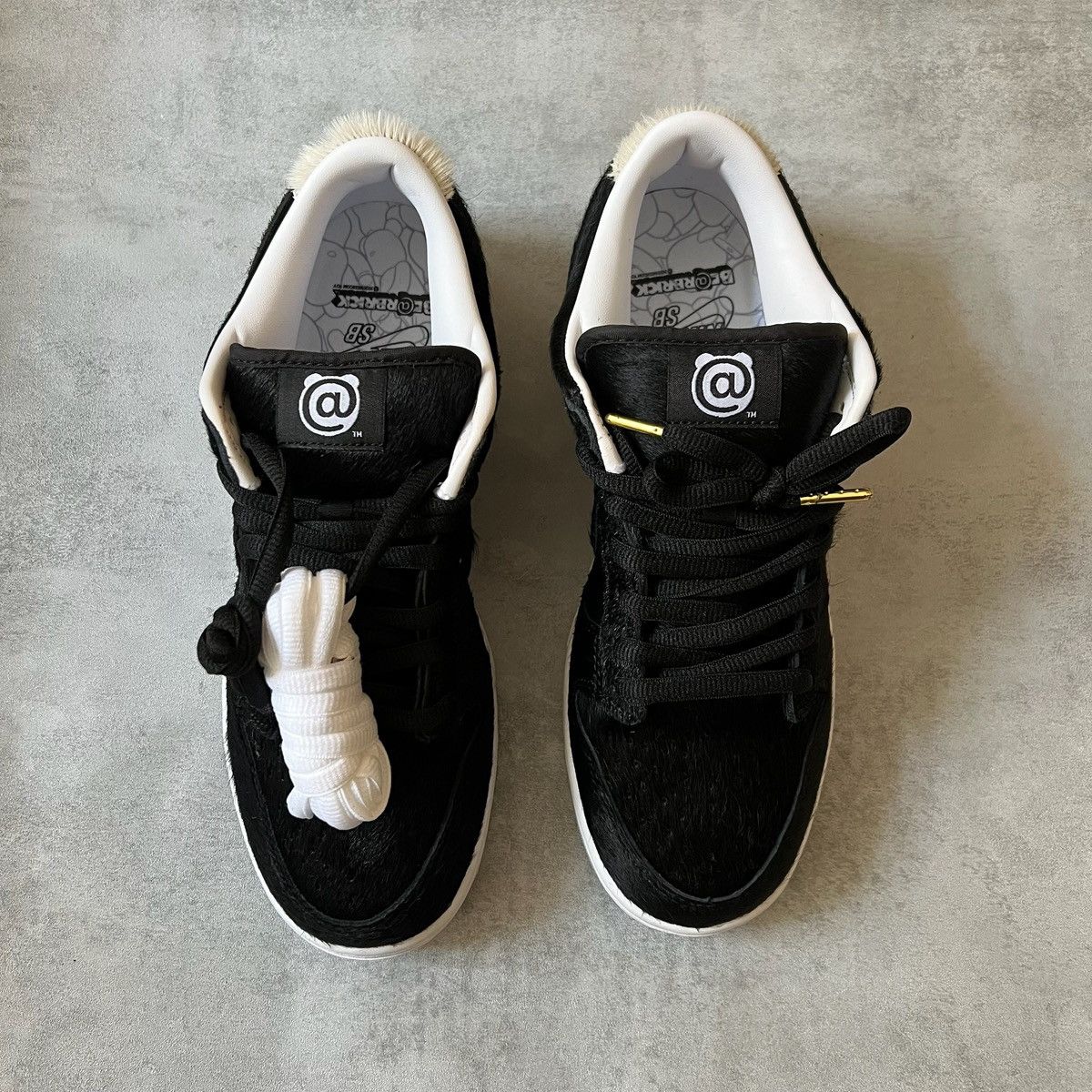 Medicom Toy × Nike Nike Dunk Size US 10 / EU 43 - 2 Thumbnail