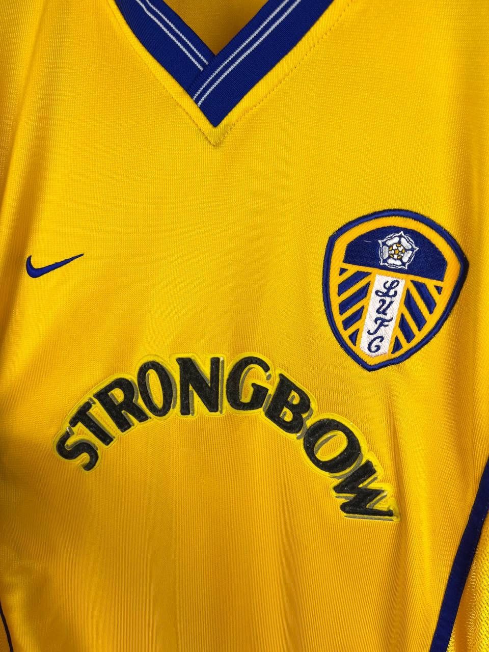 Nike Leeds United Nike 2001 vintage jersey size XL Size US XL / EU 56 / 4 - 4 Thumbnail