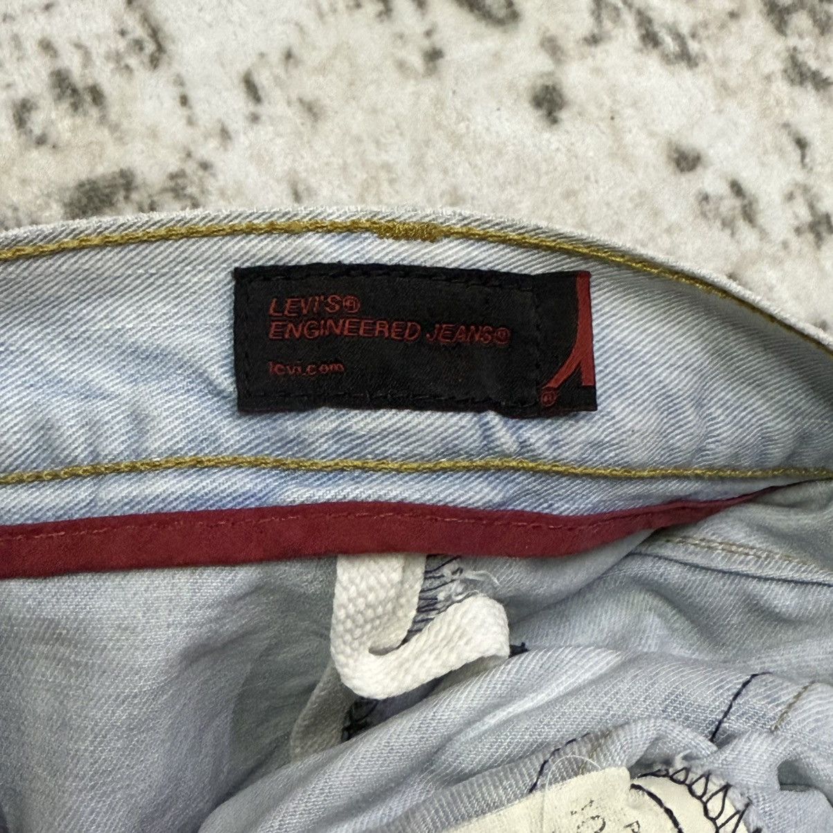 Levi's Vintage Levis enginereed Jeans Light Wash Twisted Seam Denim Size US 32 / EU 48 - 15 Thumbnail