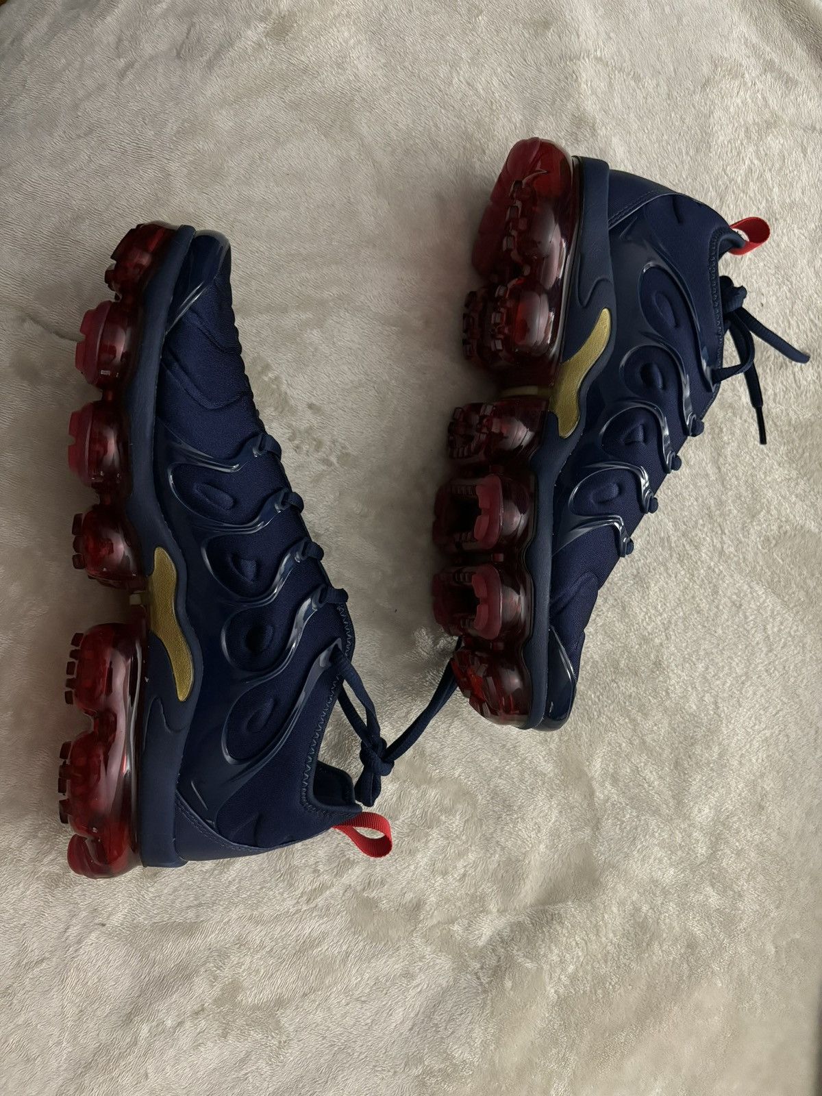 Nike NIKE VAPORMAX PLUS OLYMPIC Size US 8.5 / EU 41-42 - 2 Thumbnail