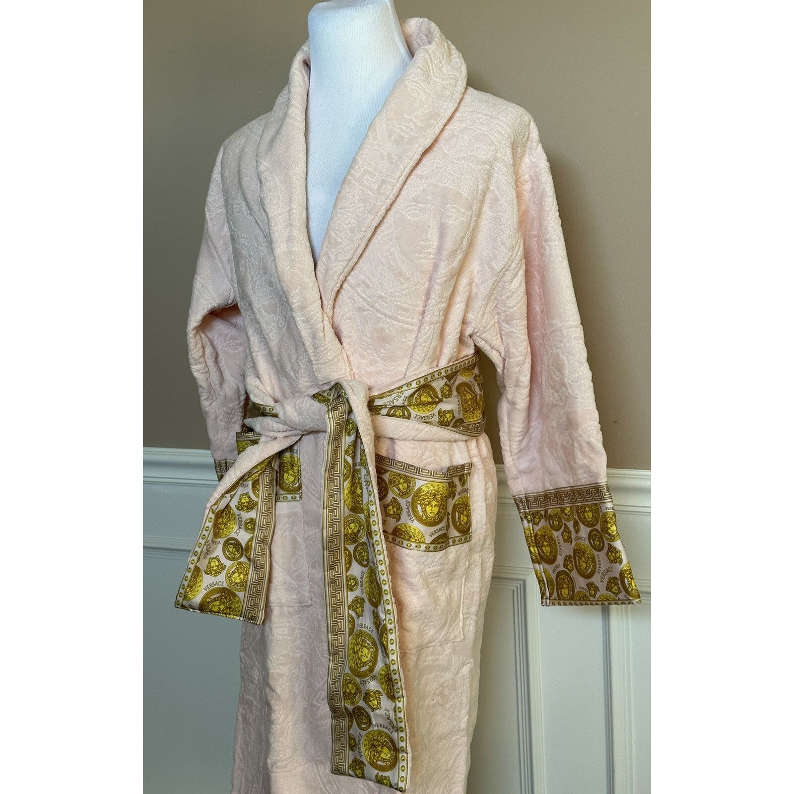 Versace Versace Medusa Cotton Terry Bath Robe Rose Medium ZACJ00008 Size ONE SIZE - 10 Thumbnail