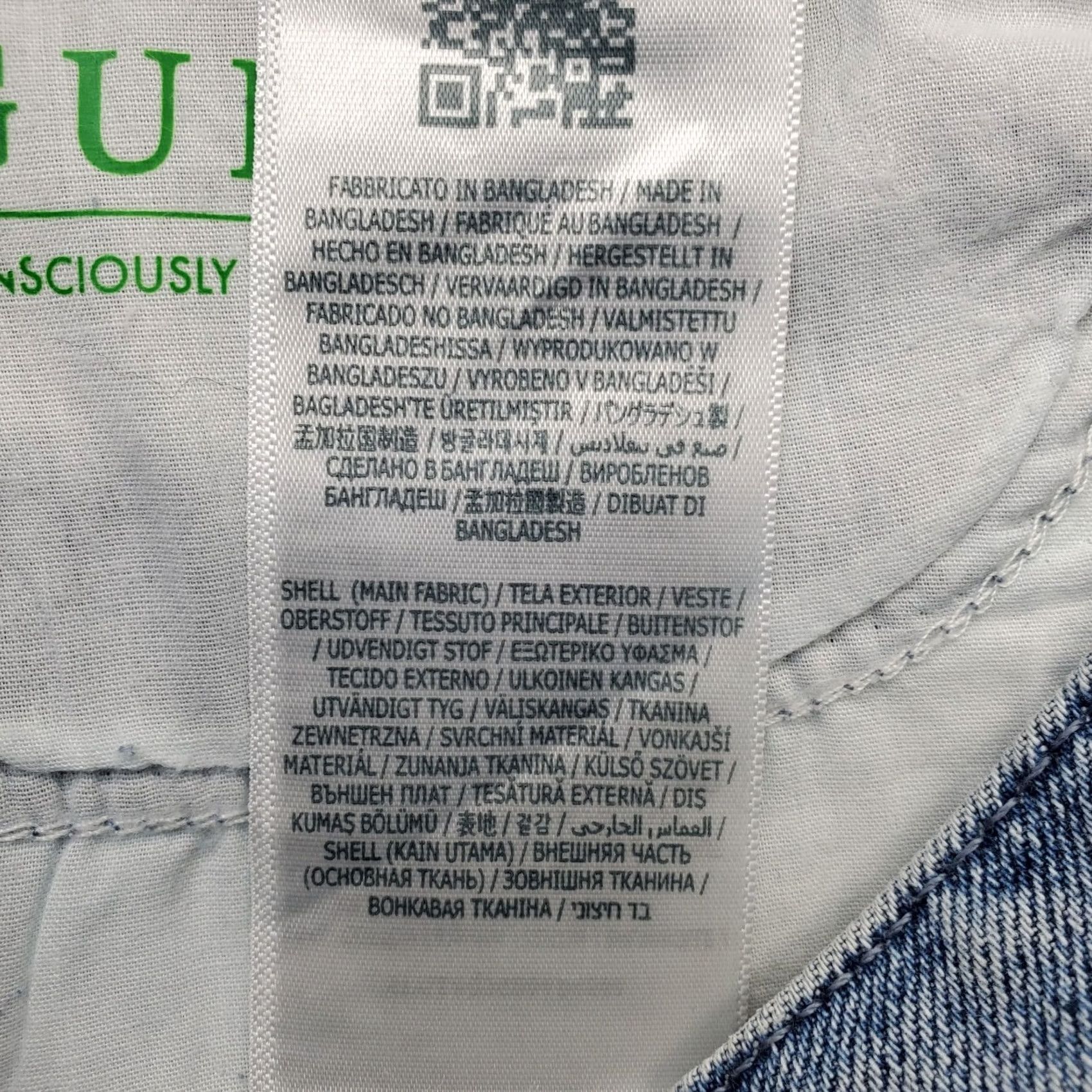 Guess GUESS Denim Shorts Womens 28 Blue Stretch Medium Wash Beaded Trim Flat Front Bermuda Shorts Mens? Womens Size 28" / US 6 / IT 42 - 7 Thumbnail