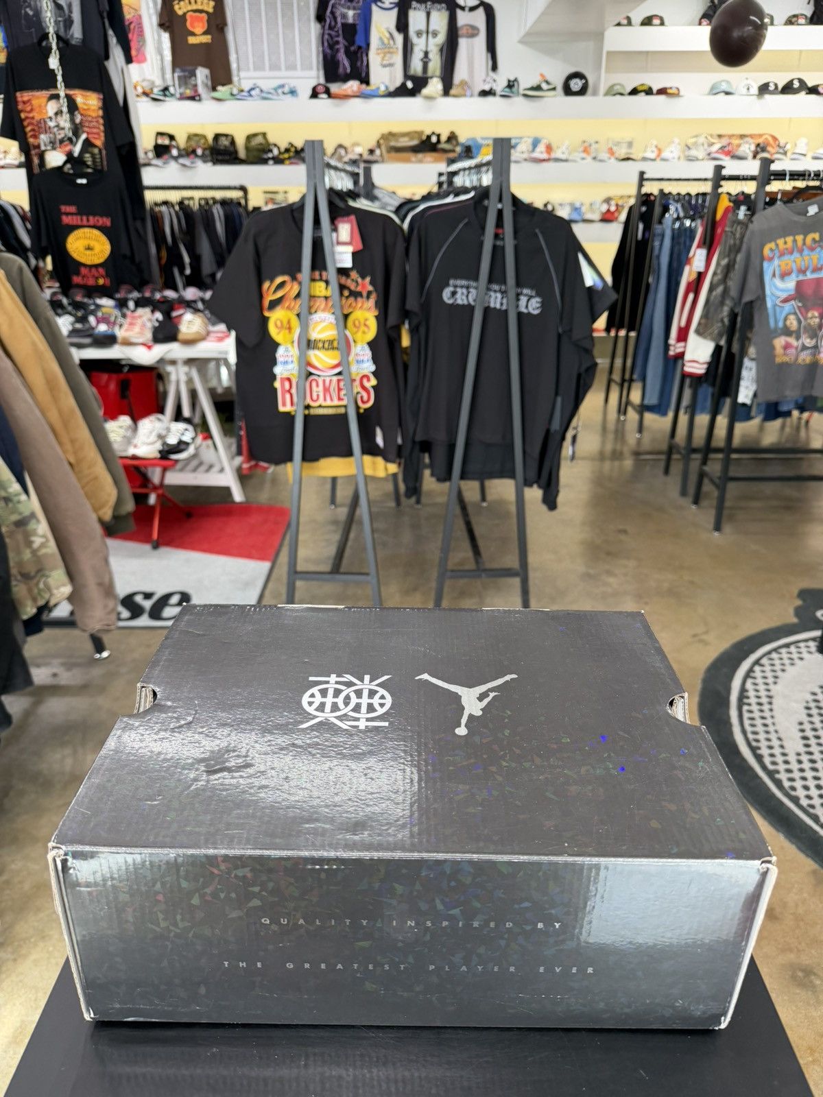 Jordan Brand Air Jordan 12 Low 25 Years In China Size 8.5 (2022) Size US 8.5 / EU 41-42 - 16 Thumbnail