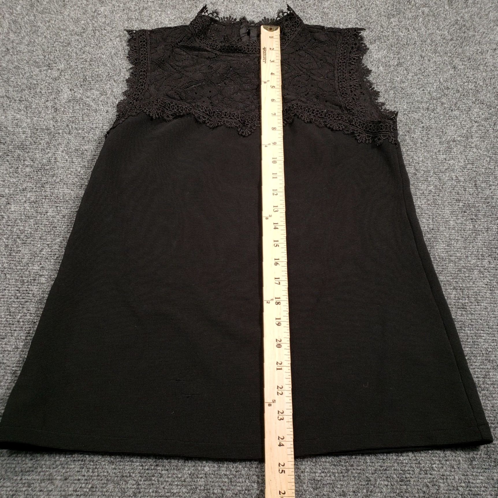 H&M H&M Tank Womens L Black Lace Yoke Mock Neck Sleeveless Casual Size L / US 10 / IT 46 - 6 Thumbnail