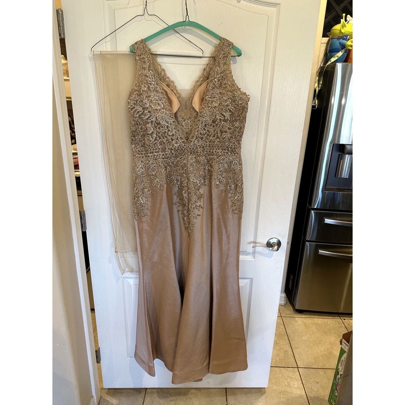 Vintage VINTAGE Bicici & Coty Women’s Beige Formal Dress Maxi Ball Gown Long 3XL with Shawl Womens Size XXL / US 16-18 / IT 52-54 - 2 Thumbnail