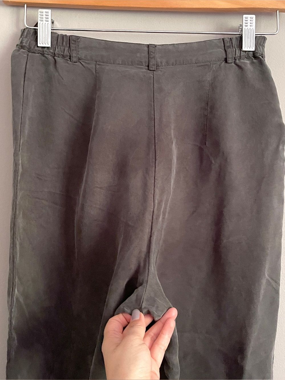 Vintage Gray Silk Balloon Capri Pants w/ Flowers - Small 🎈 Size 28" / US 6 / IT 42 - 7 Thumbnail