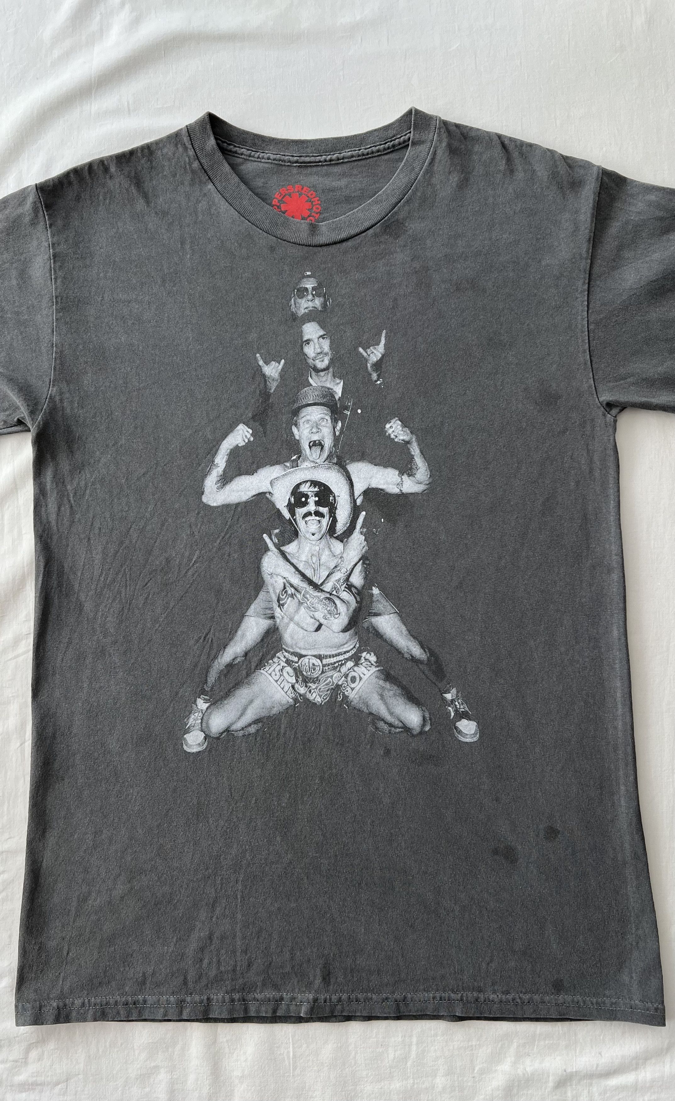 Band Tees Red Hot Chili Peppers Unlimited Love World Tour 2023 T-shirt Size US M / EU 48-50 / 2 - 5 Thumbnail