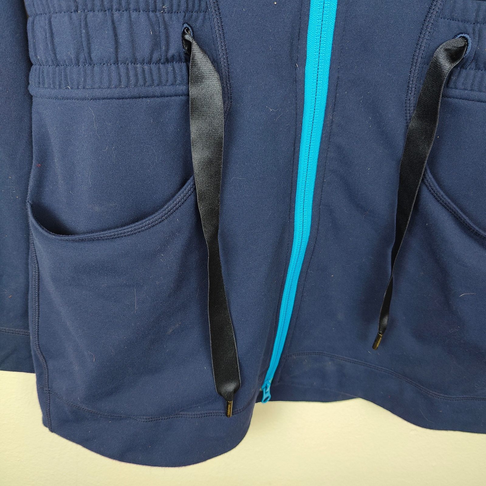 Lululemon Lululemon Jacket Womens Small Luon Full Zip Cinch Waist Size S / US 4 / IT 40 - 3 Thumbnail