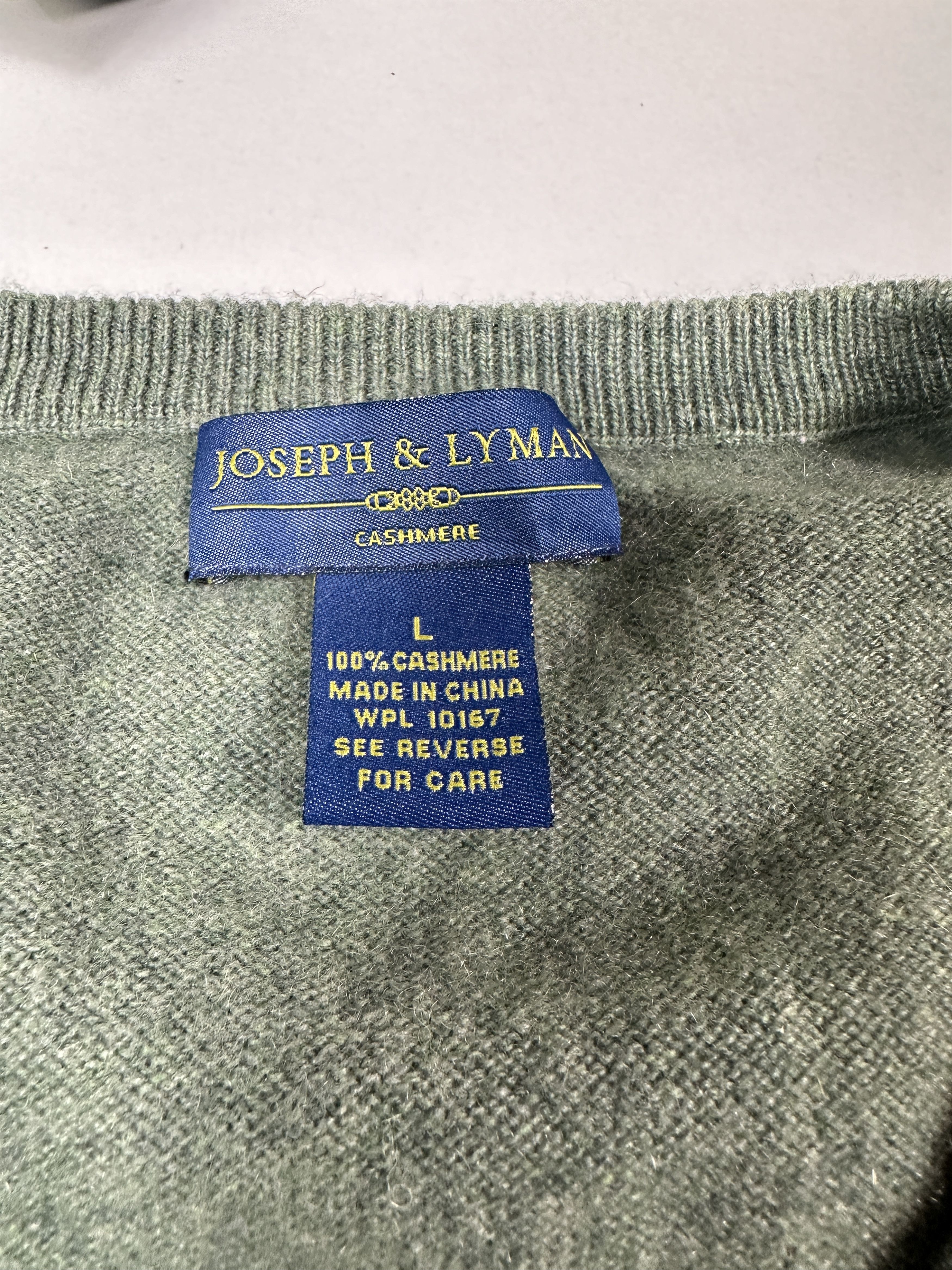 Joseph & Lyman V Neck Sweater by Joseph & Lyman 100% cashmere size L Size US L / EU 52-54 / 3 - 3 Thumbnail