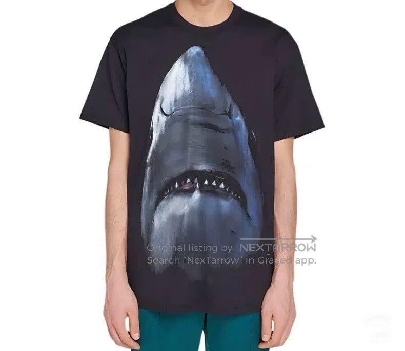 Givenchy Givenchy Classic shark pattern short sleeve L Size US L / EU 52-54 / 3 - 6 Thumbnail