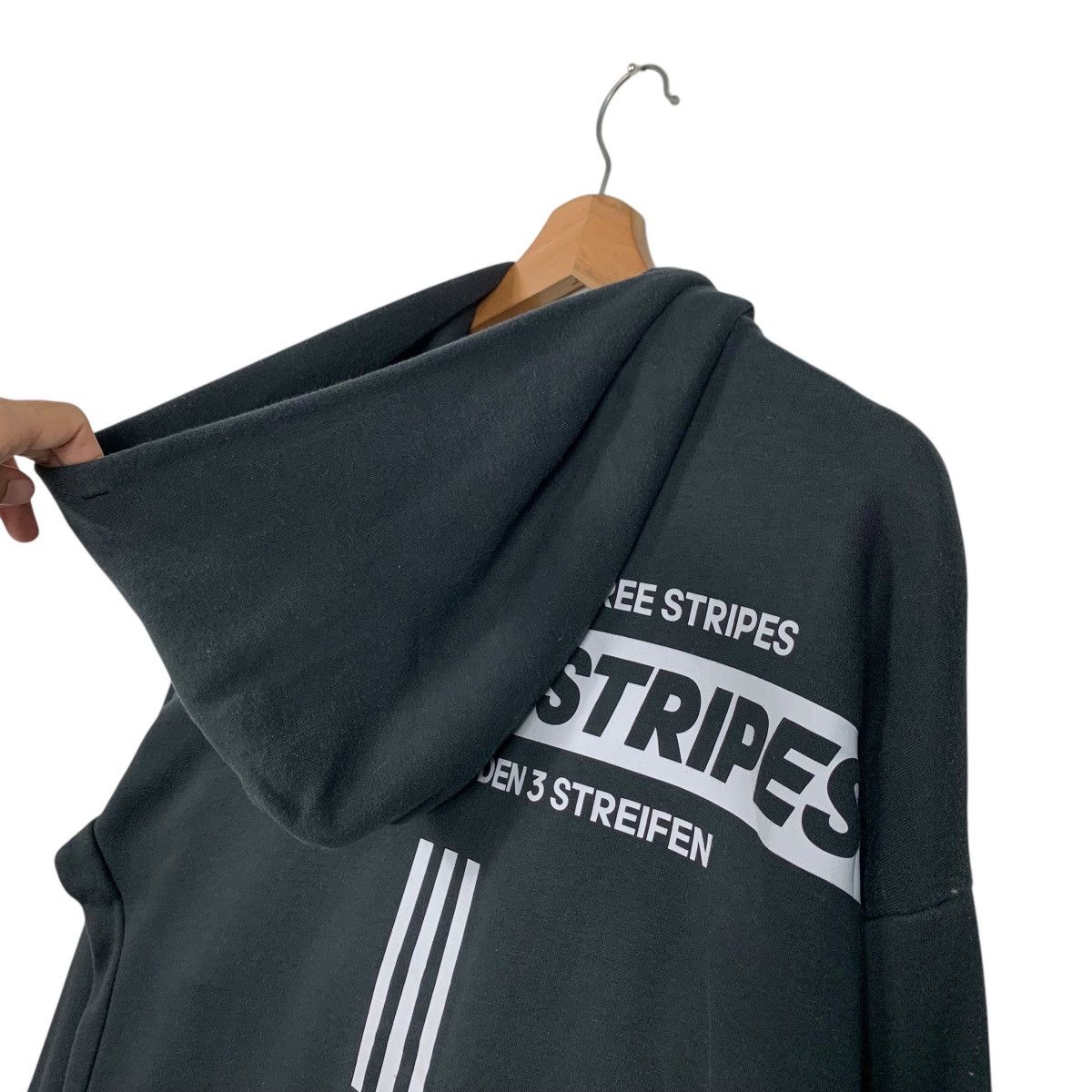 Adidas ADIDAS Big Logo Zipper Hoodies Sweatshirt #1787-C79 Size US L / EU 52-54 / 3 - 3 Thumbnail