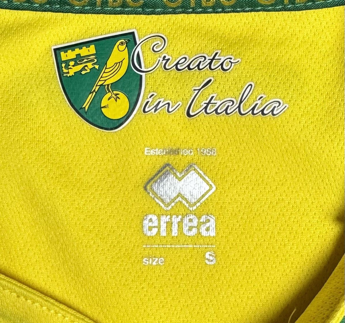 Errea Norwich City 2014 2015 Home Shirt Soccer Jersey Errea Size US S / EU 44-46 / 1 - 11 Thumbnail