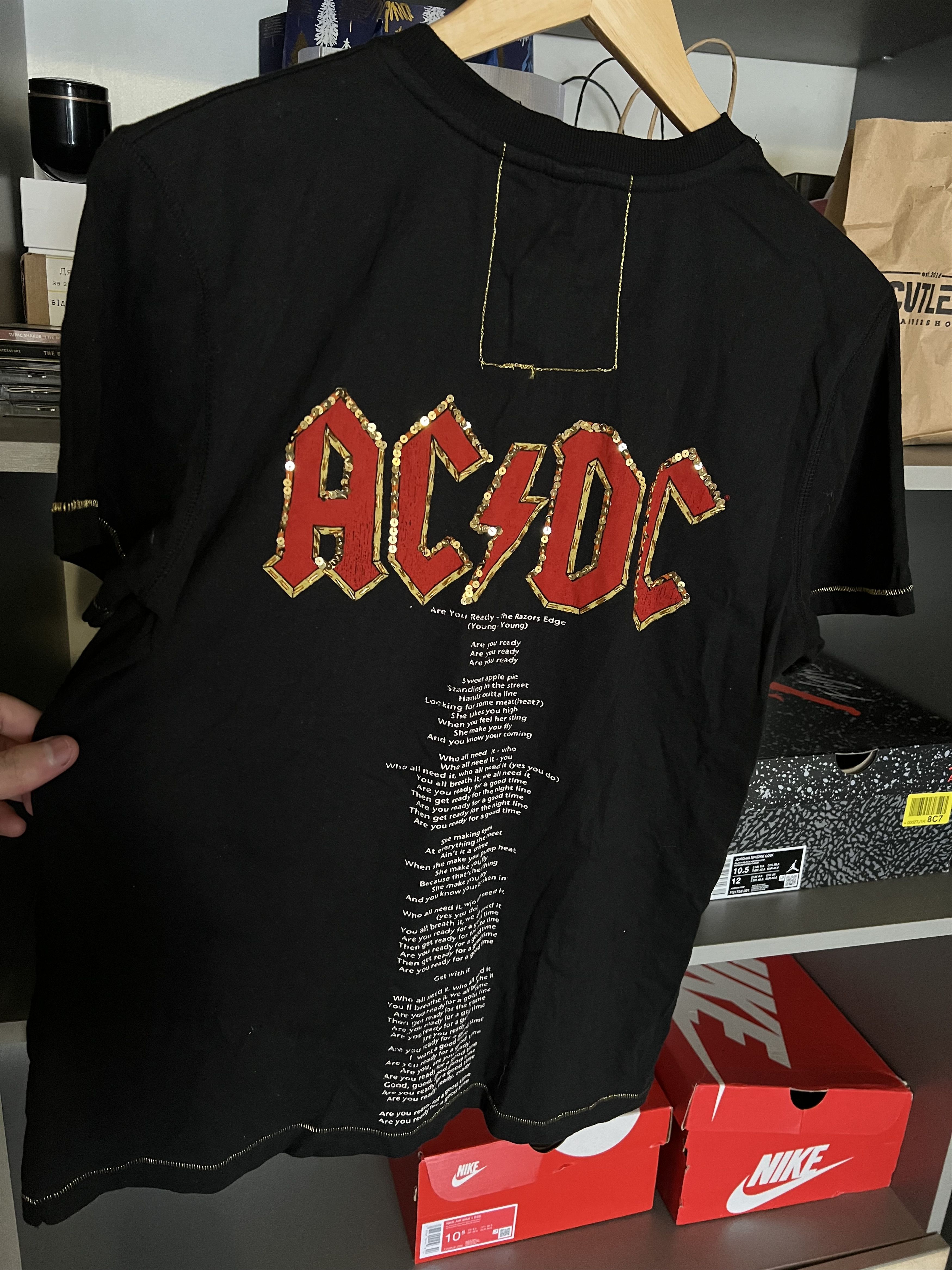 Band Tees Vintage AC/DC World Tour Rock T-shirt Metal Punk Y2K 90s Size US M / EU 48-50 / 2 - 6 Thumbnail