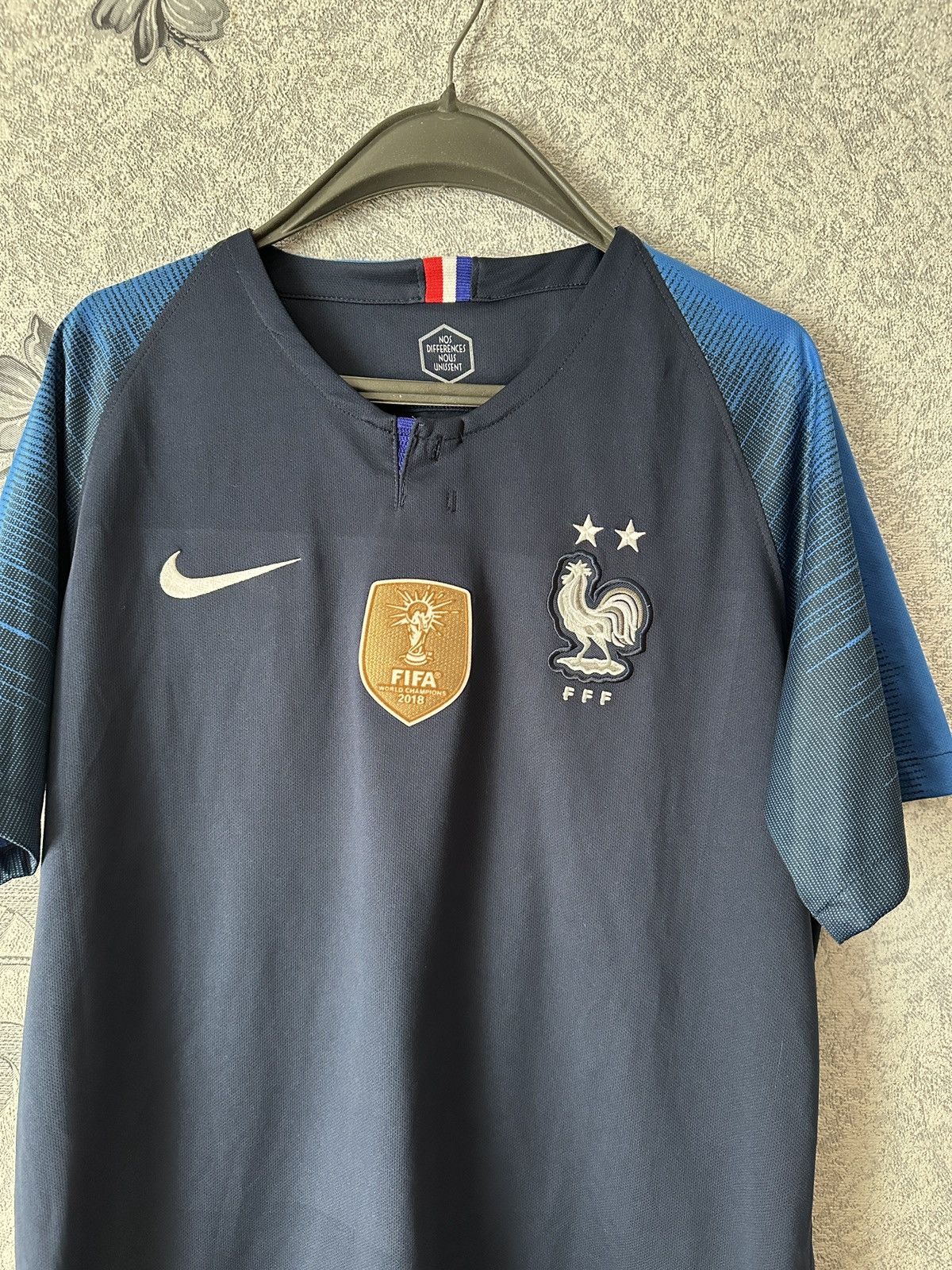 Nike Vintage soccer jersey Nike France psg L Size US L / EU 52-54 / 3 - 4 Thumbnail