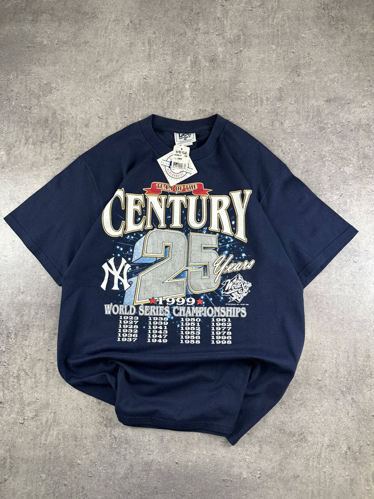 Lee T-shirt tee New York Yankees century 1999 Size US L / EU 52-54 / 3 - 1 Thumbnail
