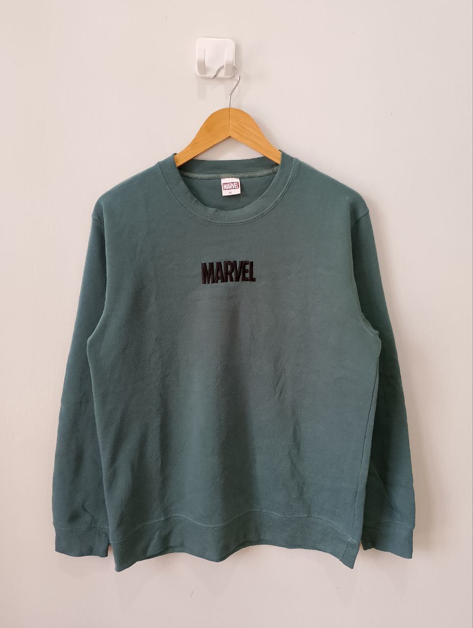 MARVEL Japan Center Spellout Embroidery Sweatshirt