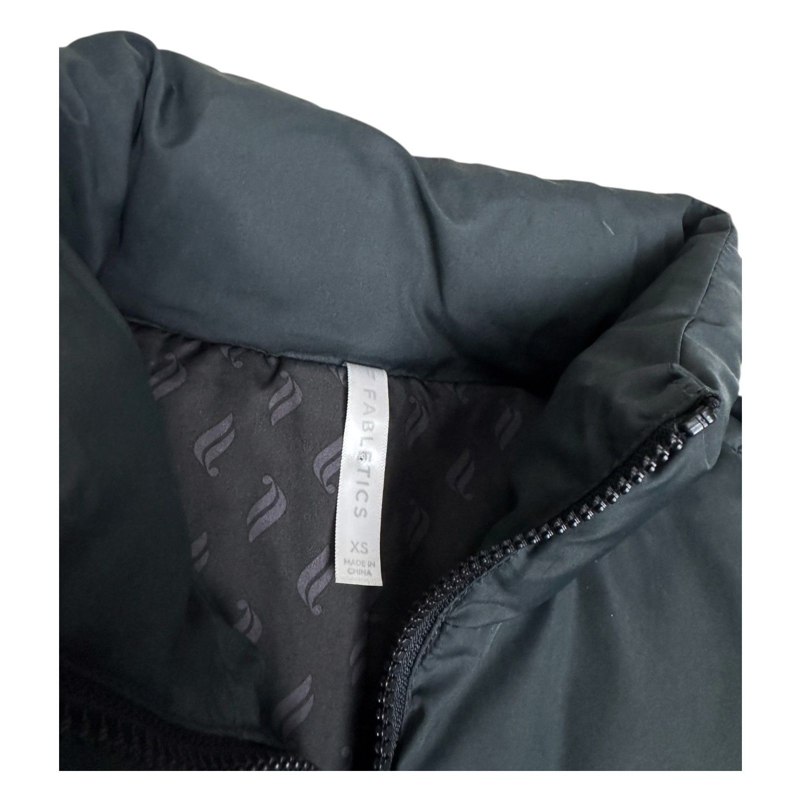 Fabletics FABLETICS Cropped Designer Winter Puffer Bomber Jacket XS Size XS / US 0-2 / IT 36-38 - 7 Thumbnail
